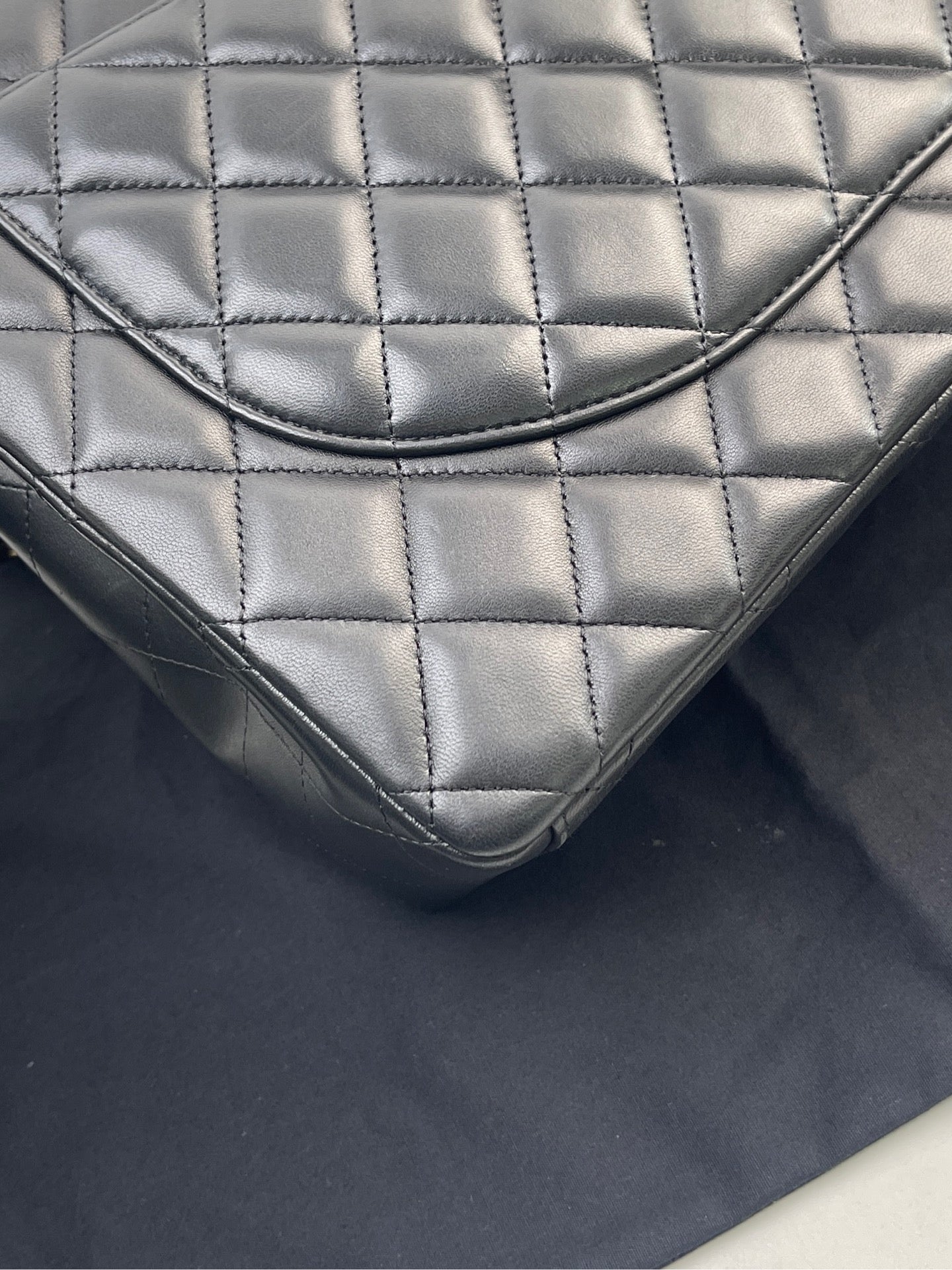 Very Good ( Rank A)｜CHANEL Matrasse Chain Lam Skin Maxi Black