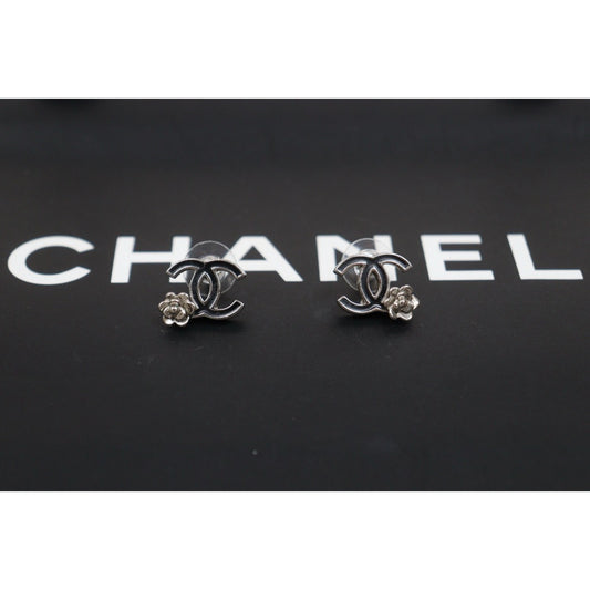 Very Good ( Rank A) ｜ CHANEL 07P Coco Mark  Black Enamel Camellia Earrings Made In 2007Year ｜26022401