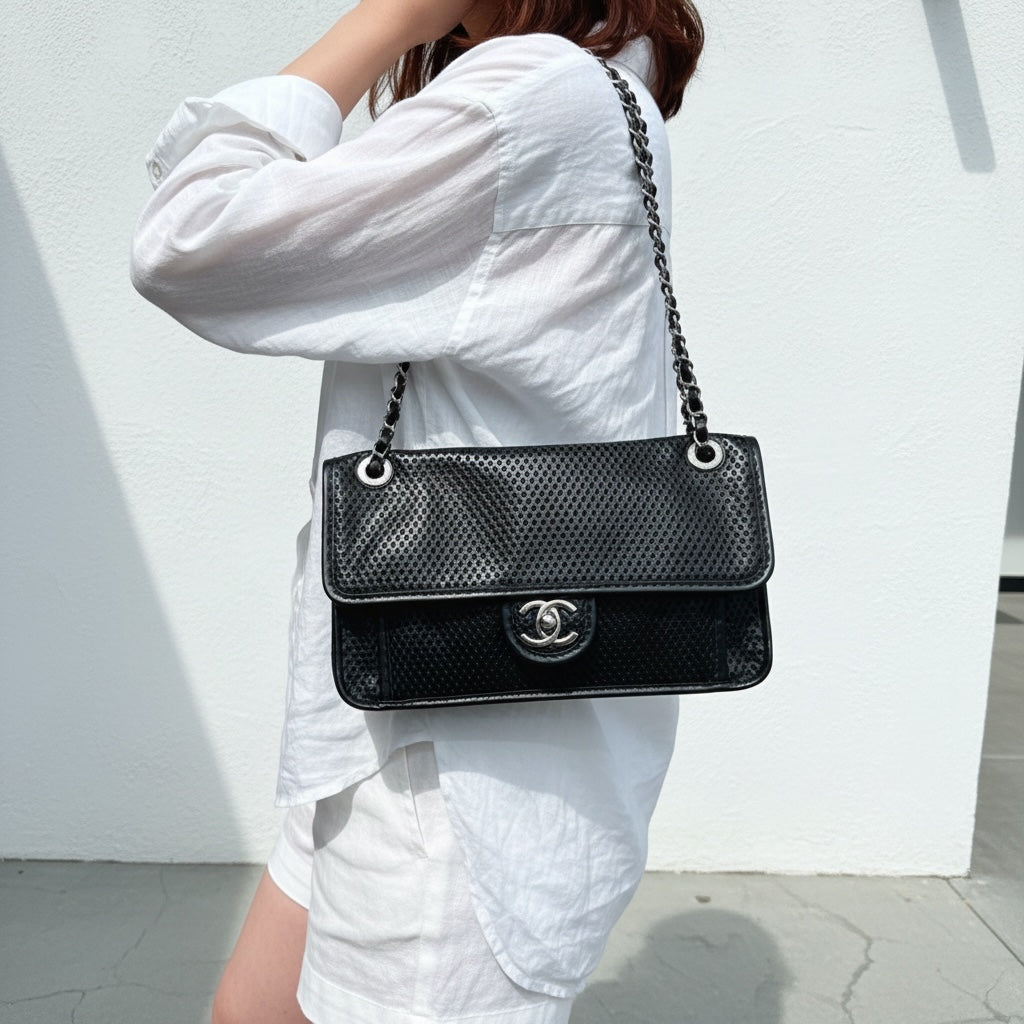 Include Entrupy Certificate of Authenticity｜Very Good ( Rank A)｜ CHANEL Caviar Skin Calf Leather Single Flap Perforated Shoulder Bag  Limited Edition Made in 2012-2013Year｜S26042510