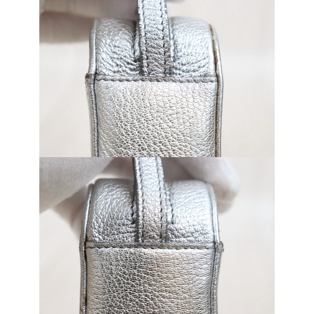 Good ( Rank AB)｜Balenciaga Everyday XS Camera Bag Silver｜P25080603
