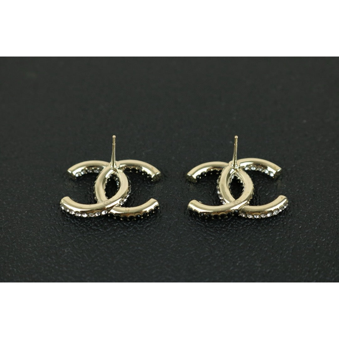 Excellent（Rank SA）｜CHANEL Black and White Rhinestone COCO Mark Drop Stud Earrings ｜X24111206