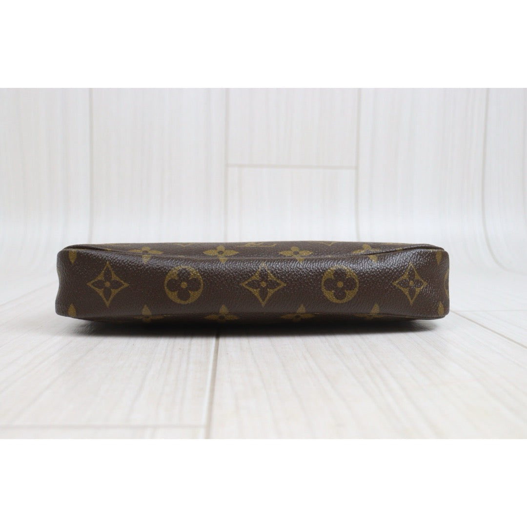 Include Entrupy Certificate of Authenticity｜Very Good ( Rank A)｜ Louis Vuitton Monogram Pochette Accessoire｜26091807