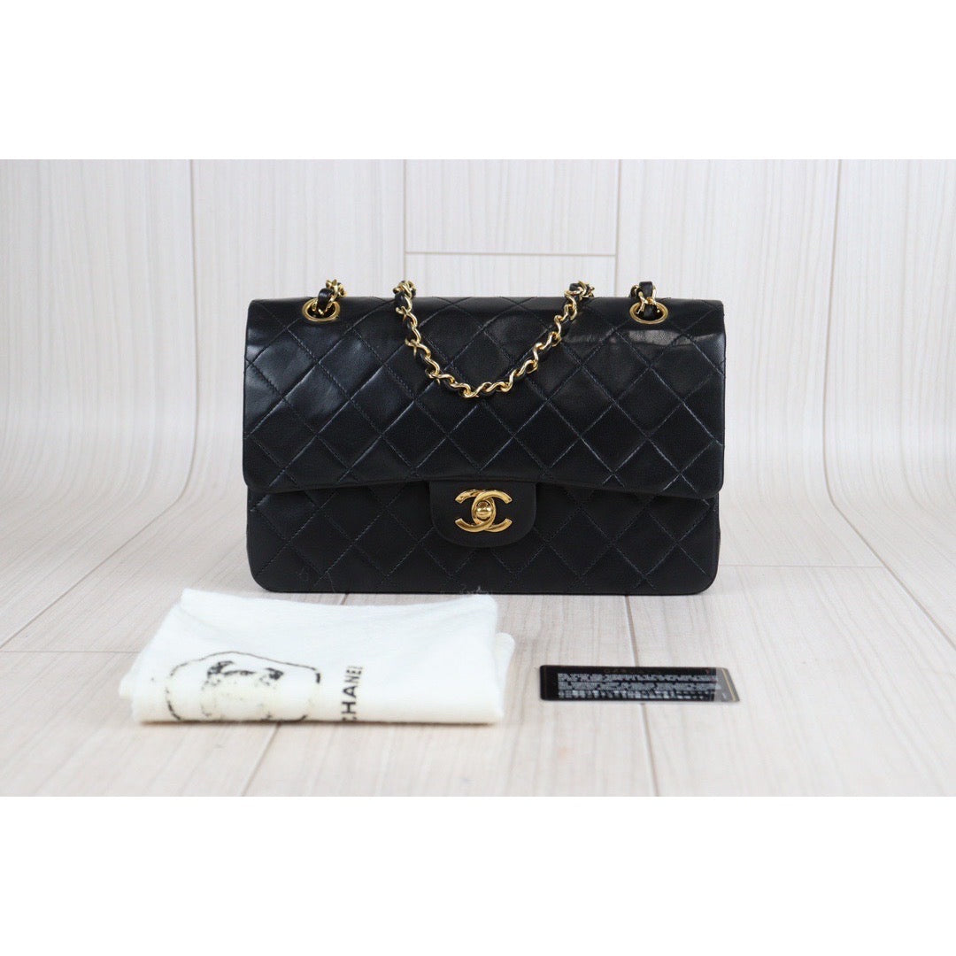 Rank AB ｜ CHANEL Matrasse Double Flap 25 Shoulder Bag Made In 1986～1988 Year｜23101210