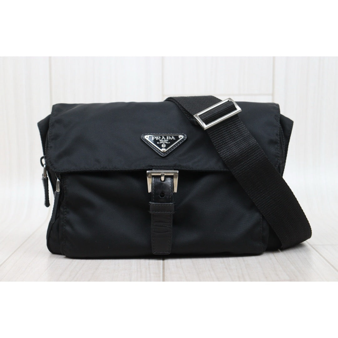 Good ( Rank AB)｜Prada Nylon ShoulderBag Black｜25051707