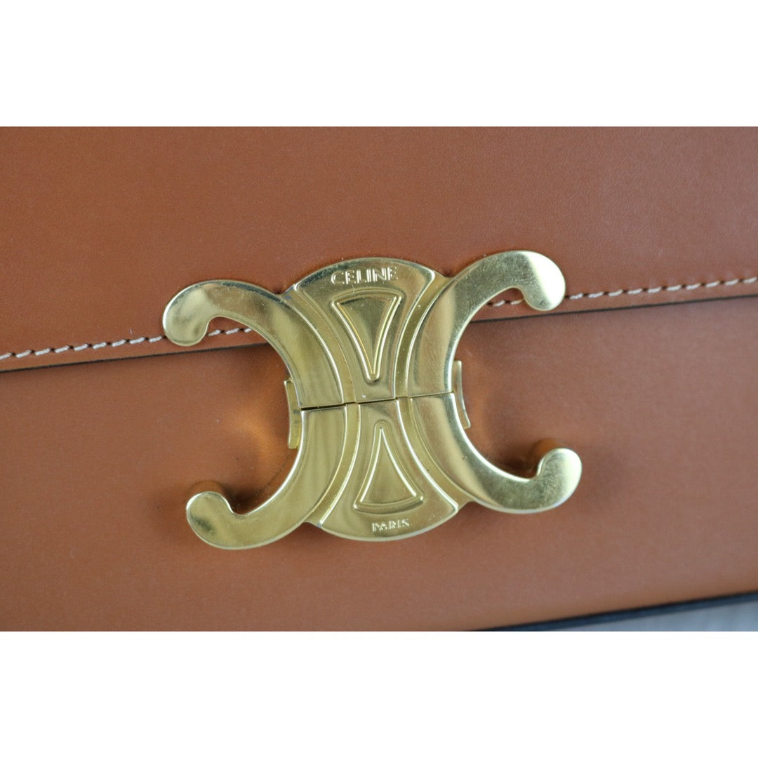 Very Good ( Rank A)｜CELINE Calf Leather Triomphe Caramel Shoulder Bag Golden Hardware｜S25112908