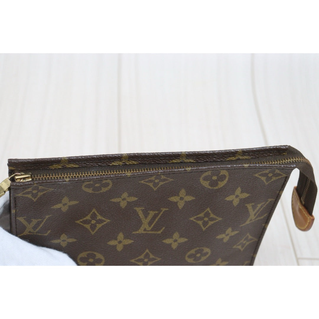 Include Entrupy Certificate of Authenticity｜Very Good ( Rank A) ｜Louis Vuitton Monogram Pochette Toilette 19｜26101401