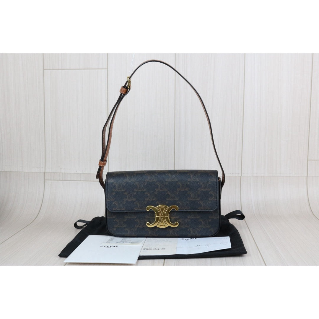 Include Entrupy Certificate of Authenticity｜Very Good ( Rank A)｜ CELINE Macadam Triomphe Shoulder Bag  Golden Hardware｜S26061202