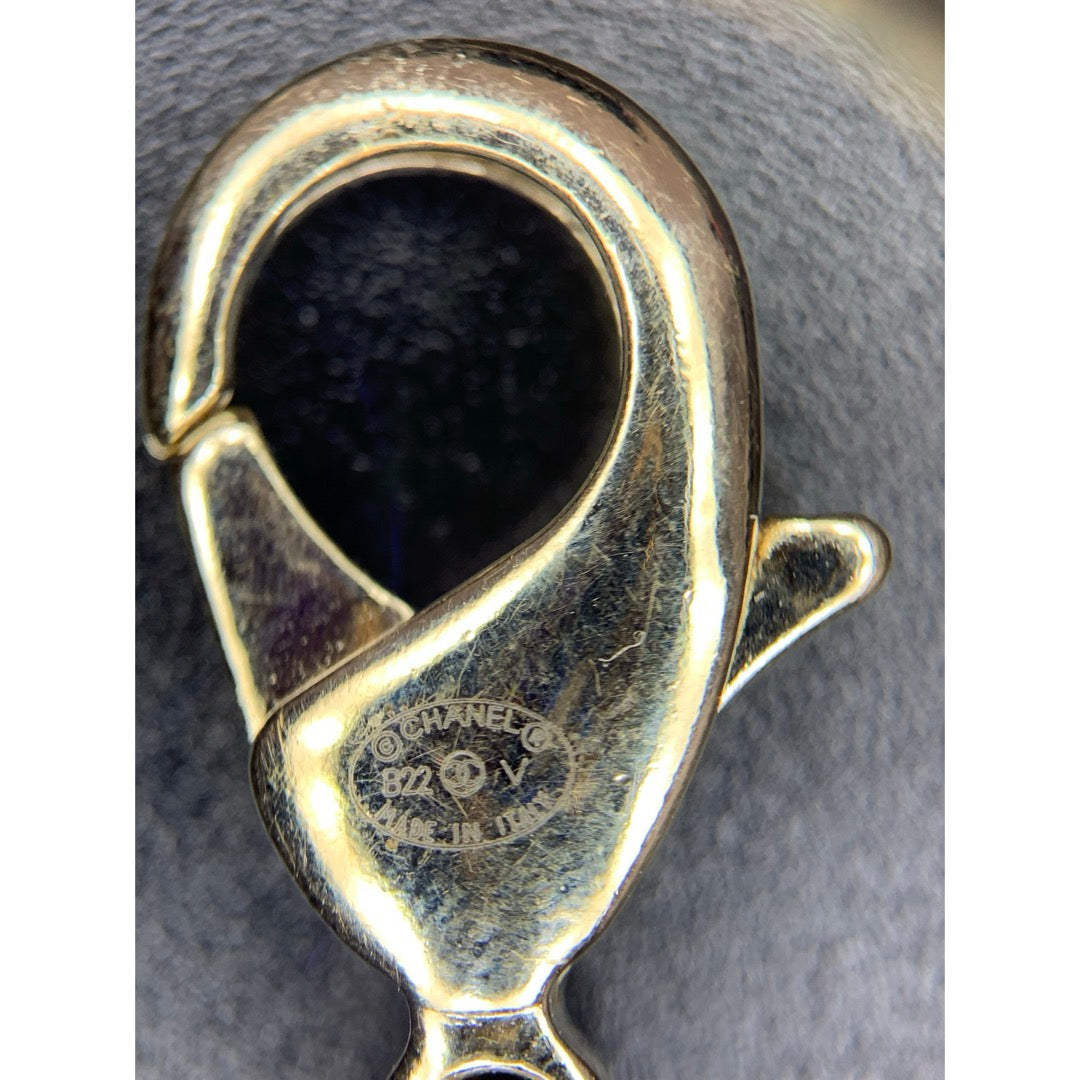 Very Good ( Rank A)｜ CHANEL 22V Coco Mark Hollow Design Matrasse Belt Chain Tinybag made in 2022 year｜S26030903