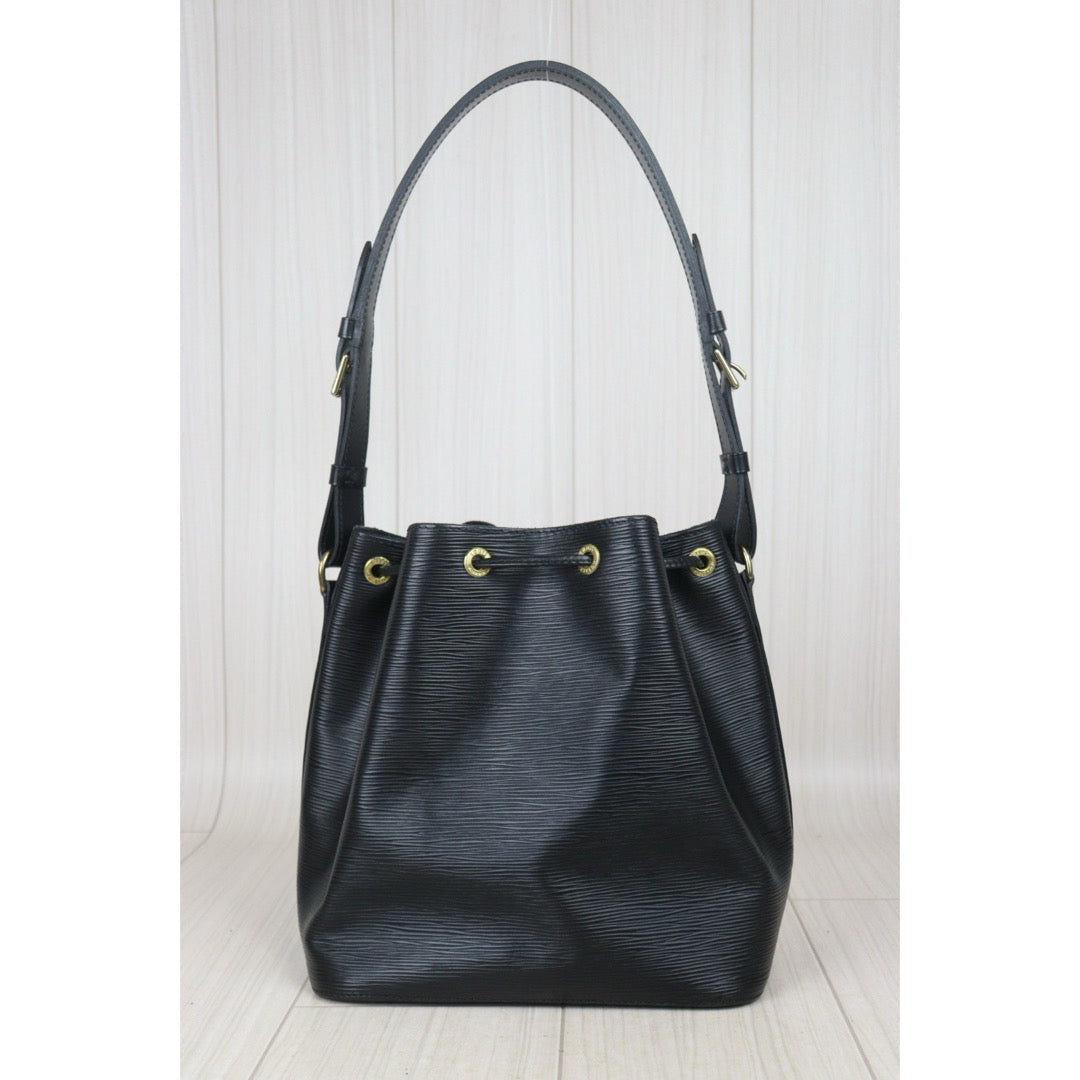 Very Good ( Rank A) ｜ LV Epi Shoulder Bag Black｜24092415