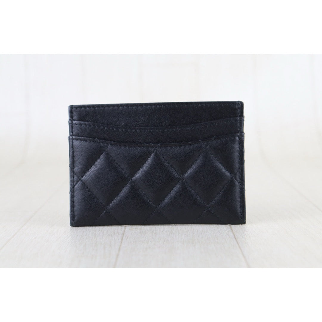 Include Entrupy Certificate of Authenticity｜Very Good ( Rank A)｜Chanel Lamb Skin Black Card Holder  Made In 2021-2022Year ｜S26052511
