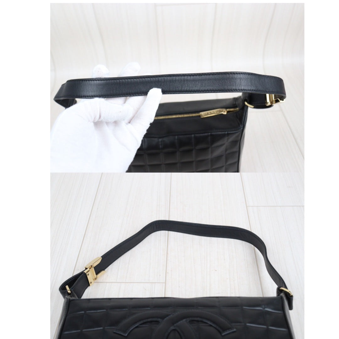 Rank A ｜ CHANEL Lambskin Shoulder Bag Black Made In 2000～2002 Year ｜23120808