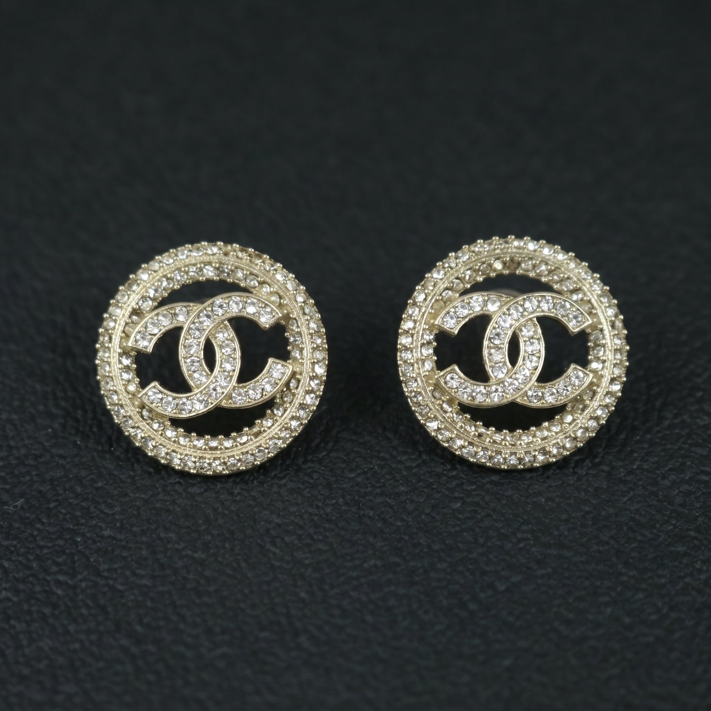 Include Authentic Detective Certificate of Authenticity｜Very Good ( Rank A) ｜CHANEL B20S COCO Mark  Circlet Rhinestone Earrings Made In 2020 Year｜S26062504