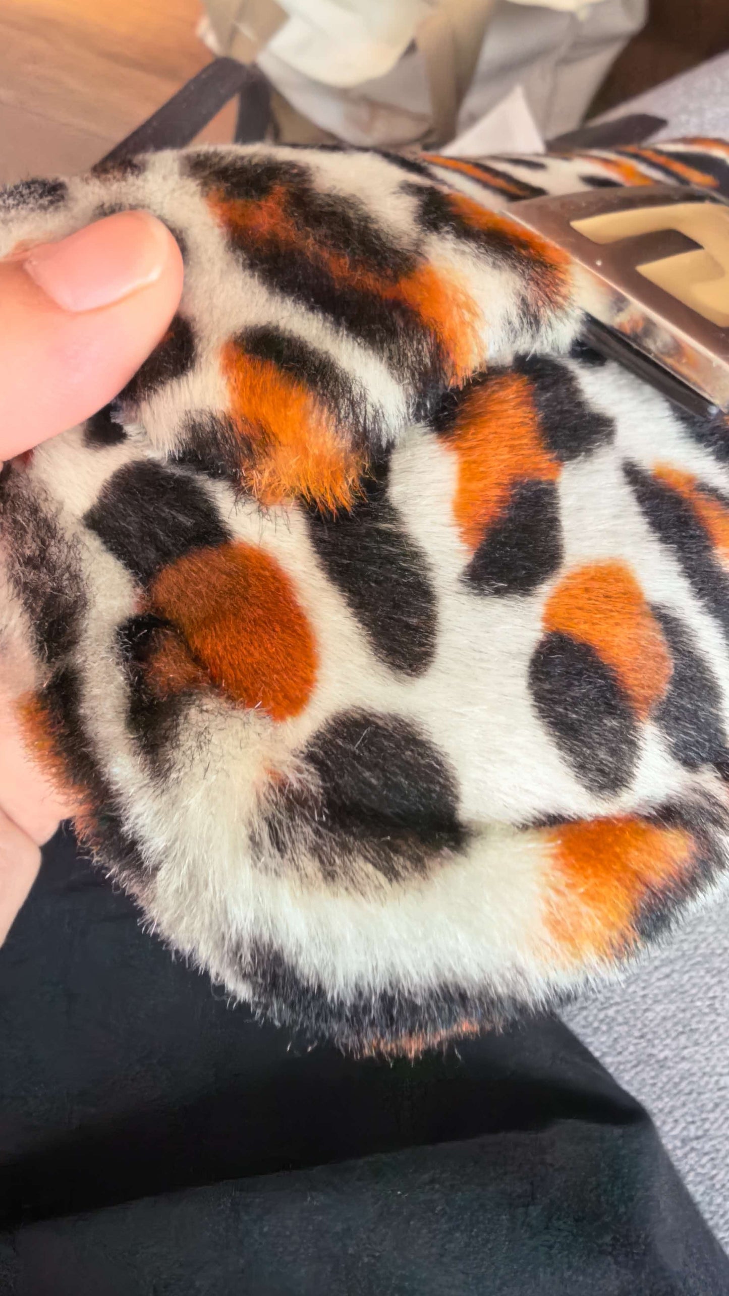 Include Entrupy Certificate of Authenticity｜Very Good ( Rank A)｜ FENDI Mamma Baguette Shoulder Bag
