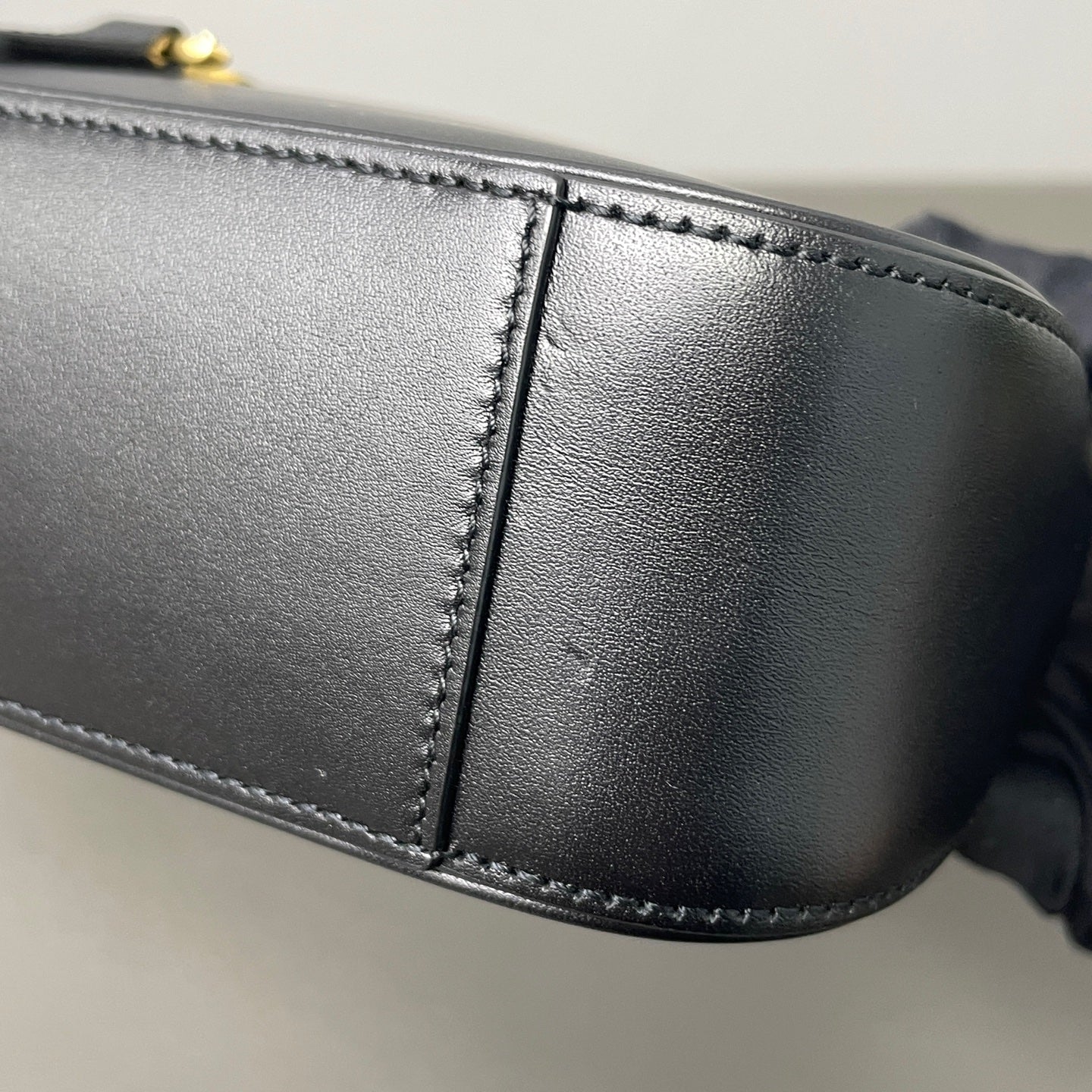 third installment 3/3 ｜ Include Entrupy Certificate of Authenticity｜Very Good ( Rank A)｜  Saint Laurent YSL Hobo Shoulder Bag