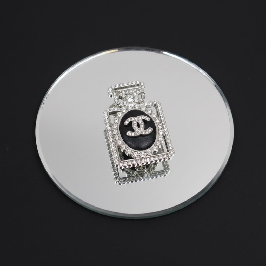 Include Authentic Detective Certificate of Authenticity｜Good ( Rank AB)｜ CHANEL 22B Coco Mark Lambskin Leather Rhinestone Brooch Made in 2022 Year｜26072206