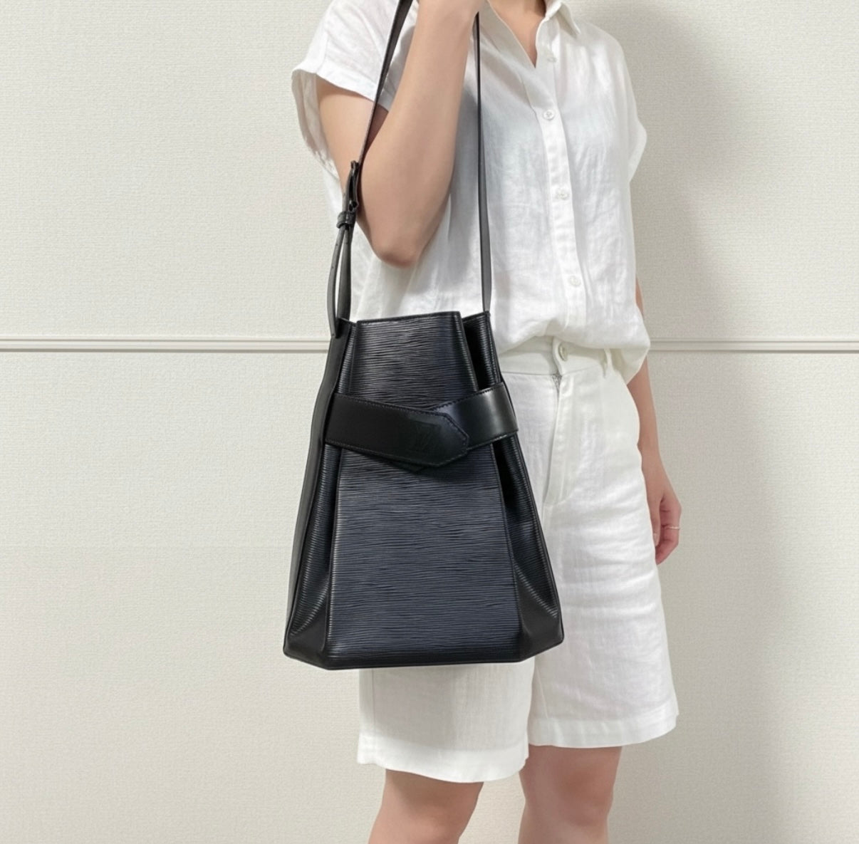 Include Entrupy Certificate of Authenticity｜Good ( Rank AB)｜Louis Vuitton Epi Sack de Paul Shoulder Bag Black｜26052801