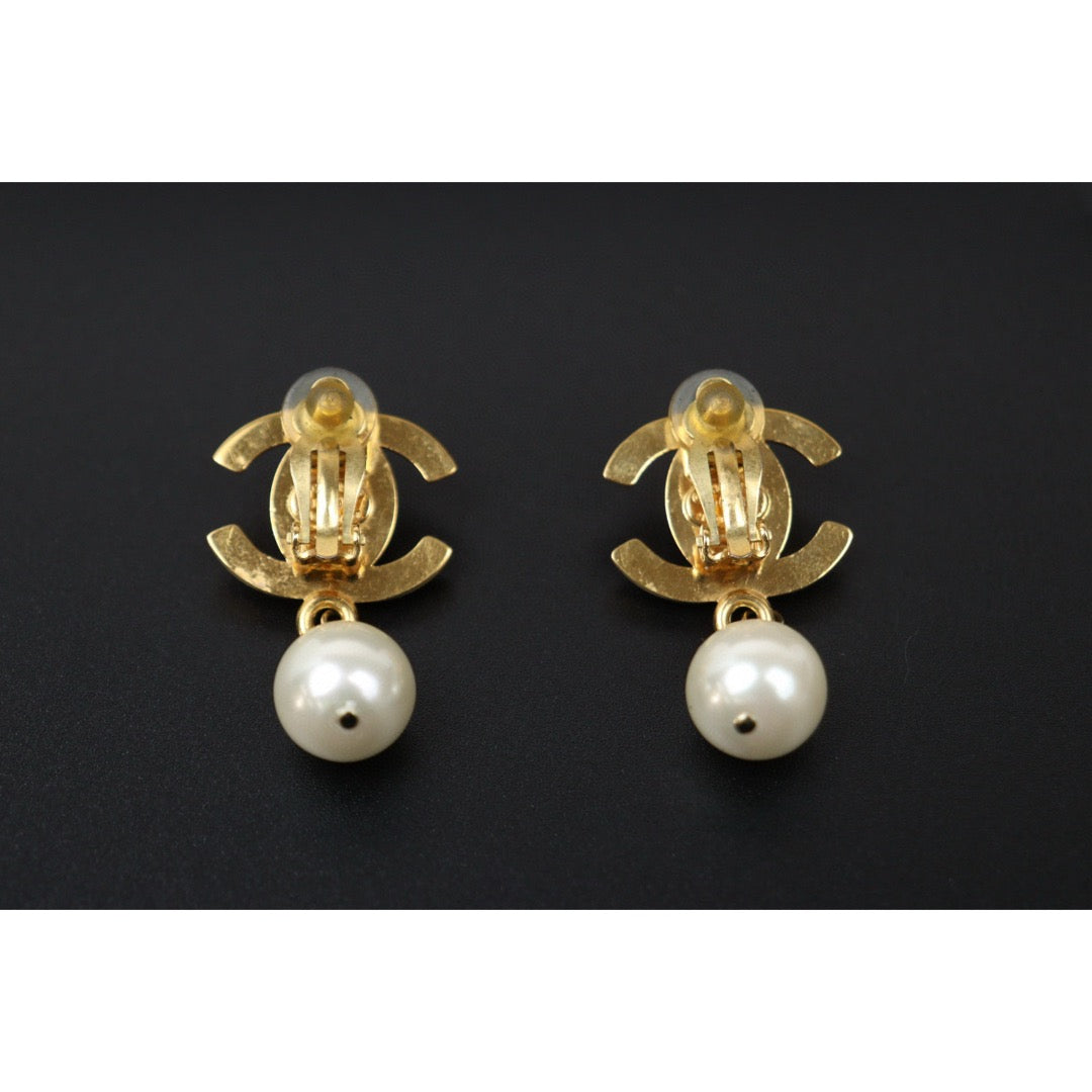 Very Good ( Rank A)｜CHANEL Vintage 18K Gold Plating Pearl Earrings  Made In 1997Year ｜24122628