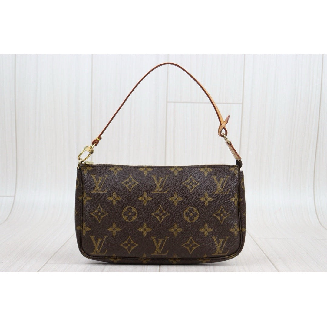 Rank AB ｜ LV Monogram Pochette Accessoires Vintage Model ｜24010501