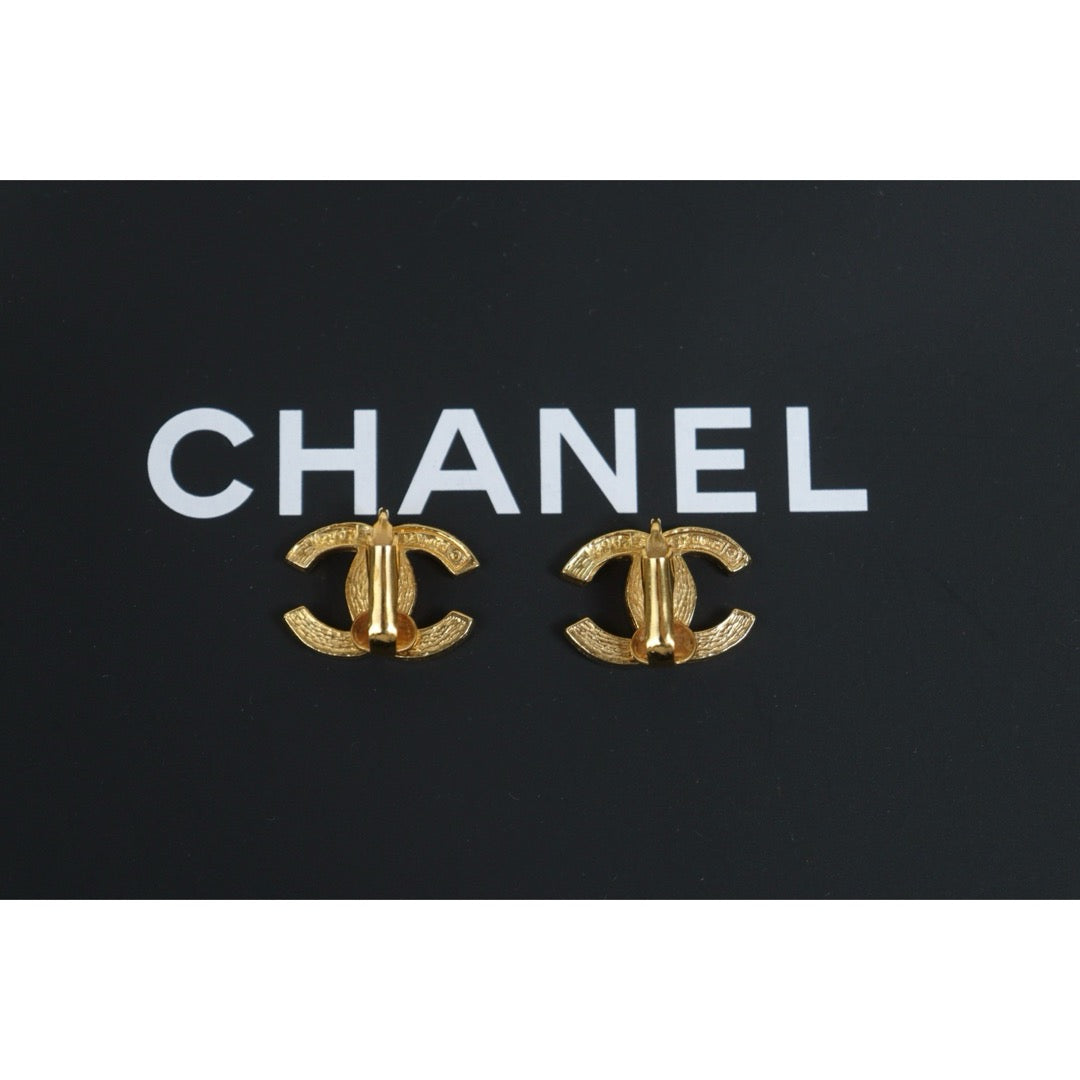 Include Authentic Detective Certificate of Authenticity｜Very Good ( Rank A) ｜ CHANEL  Coco Mark Golden Plated Rhinestone  Earrings ｜26062607