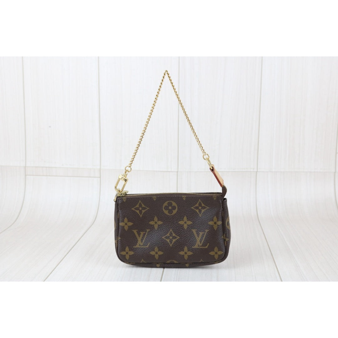 Include Entrupy Certificate of Authenticity｜Very Good ( Rank A) ｜ Louis Vuitton Monogram Mini Pochette Accessoire｜X26051711