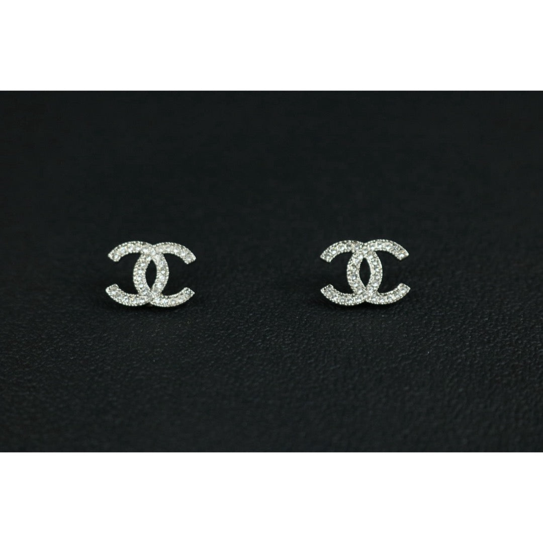 Include Authentic Detective Certificate of Authenticity｜Very Good ( Rank A) ｜CHANEL A14V COCO Mark  Rhinestone Earrings Made In 2014Year｜S26061003