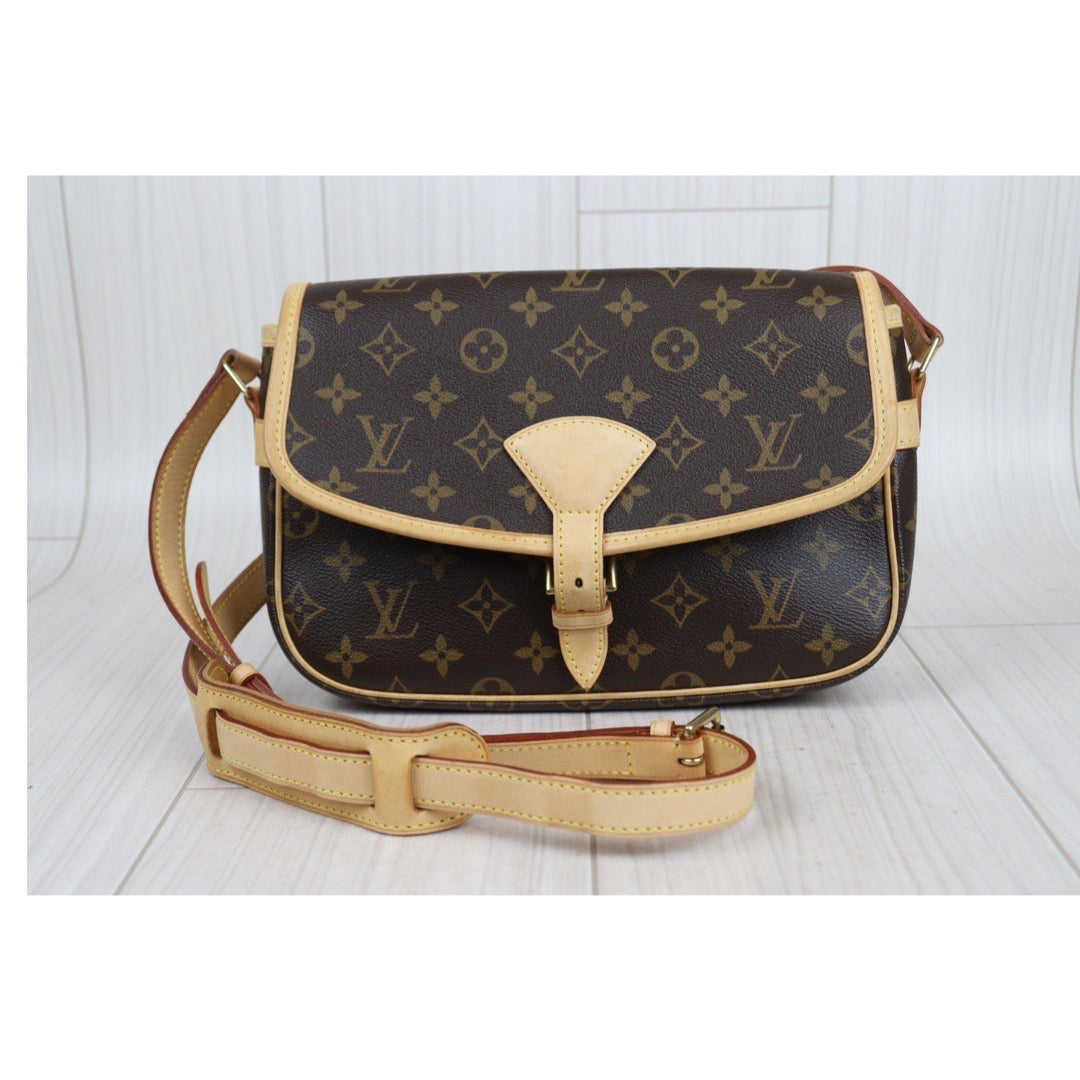 Rank A ｜LV Monogram Sologne ShoulderBag｜V23121502