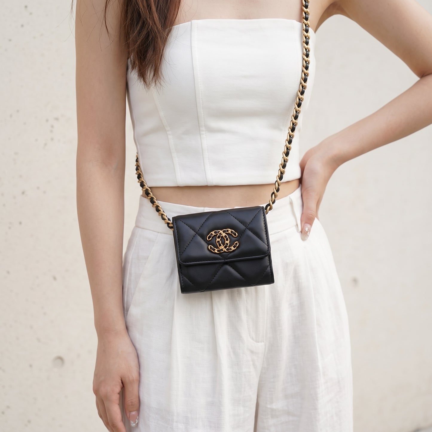 Include Entrupy Certificate of Authenticity｜Very Good ( Rank A)｜CHANEL 19bag Lambskin Black Mini WOC Chain Bag Made In 2021-2022 Year｜S26072507