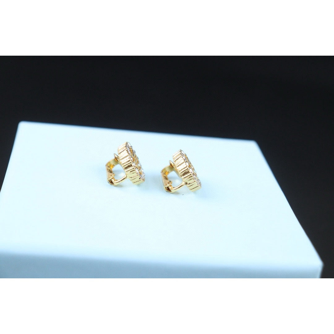 Very Good ( Rank A)｜ Dior CD Earring Gold Plated｜24082905