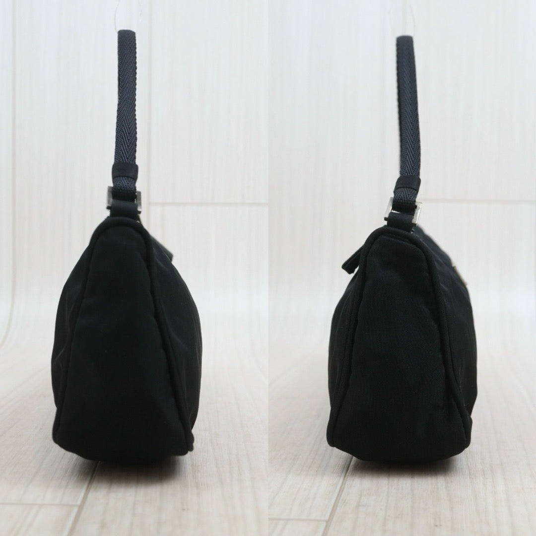 Include Entrupy Certificate of Authenticity｜Very Good ( Rank A)｜ PRADA Nylon Black Shoulder Bag ｜26082603
