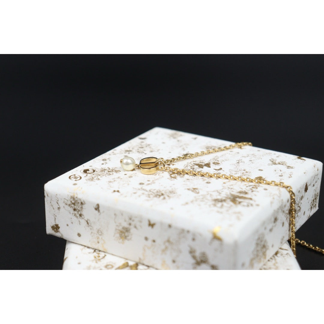 Very Good ( Rank A) ｜ Dior CD Pearl Necklace ｜V25071006