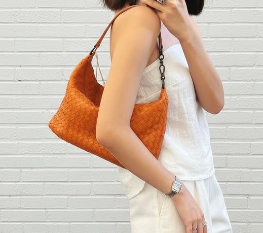 Include Entrupy Certificate of Authenticity｜Very Good ( Rank A)｜ Bottega Veneta Lamb Skin  Braid Shoulder Bag Orange｜S26053009