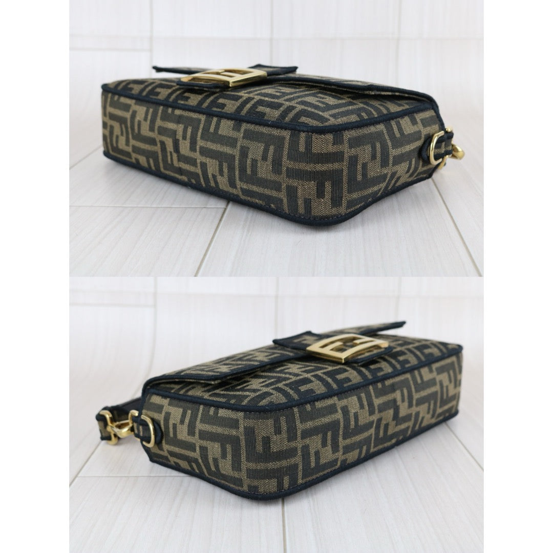 Very Good ( Rank A)｜ FENDI Mamma Baguette Shoulder Bag  Gold Hardware Current Model｜S25072102