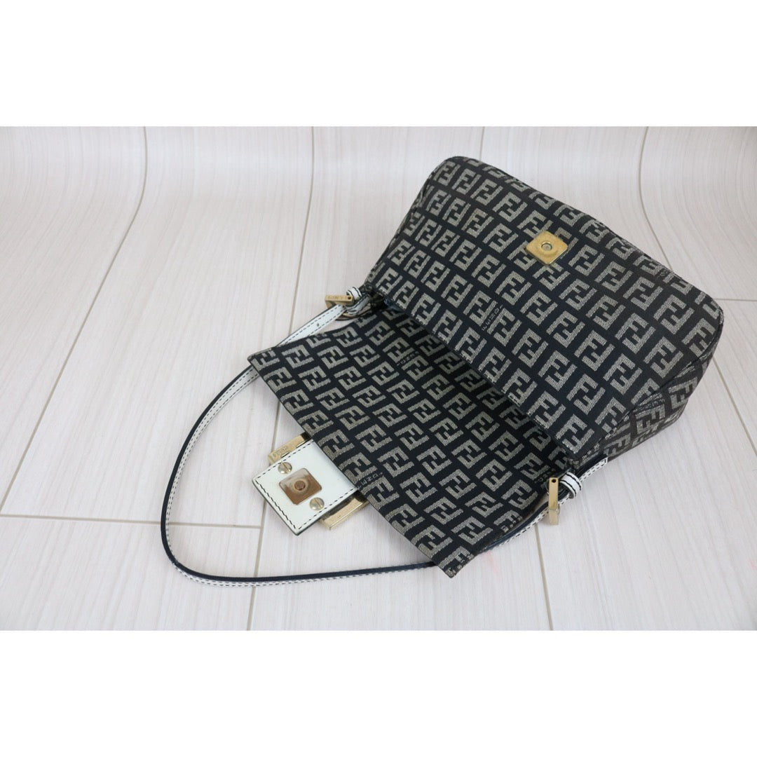 Include Entrupy Certificate of Authenticity｜Good ( Rank AB)｜ FENDI Zucca Mamma Baguette Shoulder Bag Black and White｜X26100712