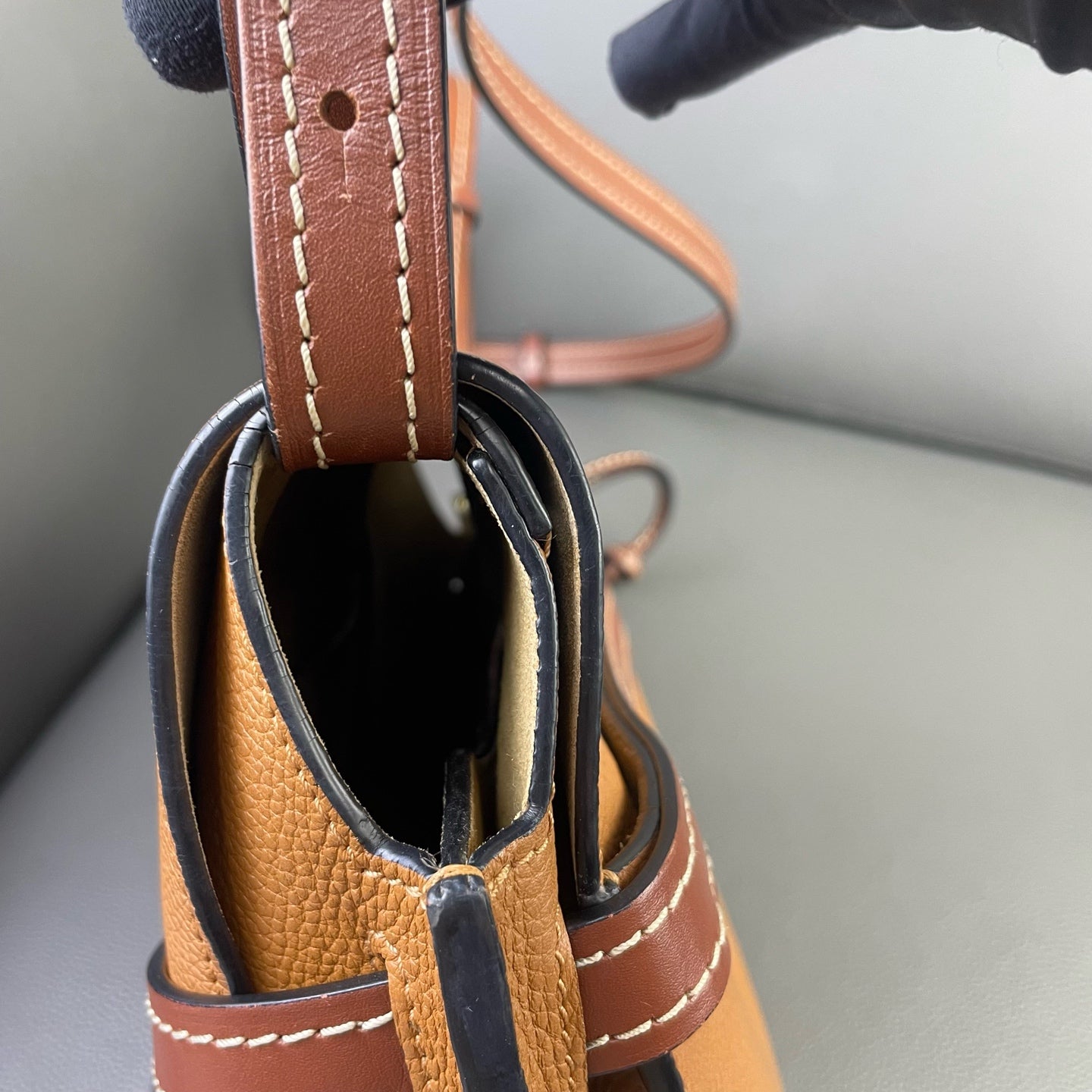 Very Good ( Rank A) ｜ Loewe Gate  Shoulder Bag Caramel｜P24051325
