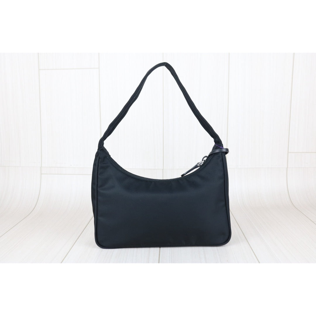 Very Good ( Rank A) ｜ PRADA Re-Edition 2000 HOBO HandBag Black ｜S25082202
