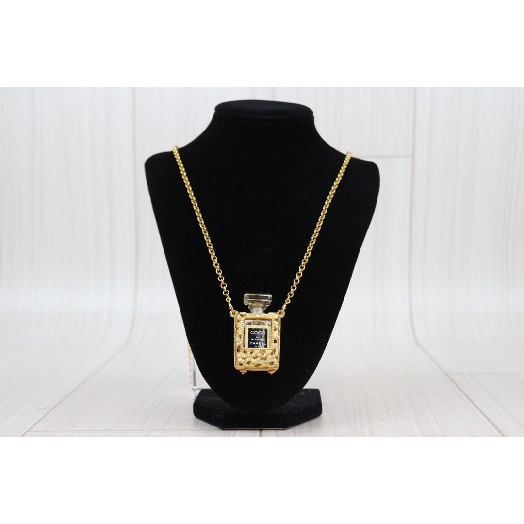 Rank AB ｜ CHANEL Vintage Perfume No5 Brass Perfume Necklace  ｜24030738