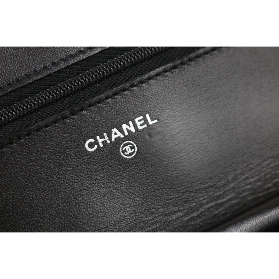 Include Entrupy Certificate of Authenticity｜Very Good ( Rank A)｜CHANEL Lamb Skin WOC Chain Bag Black Made In 2020-2021 Year ｜X26100709