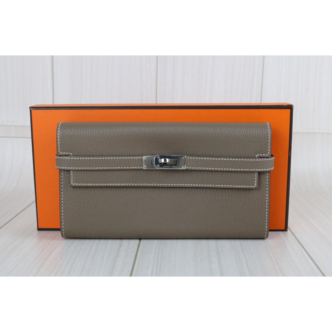 Include Entrupy Certificate of Authenticity｜Excellent（Rank SA)｜ HERMES Goatskin Kelly Long Wallet Etoupe □Q Stamp Made In 2013Year｜Z26100803