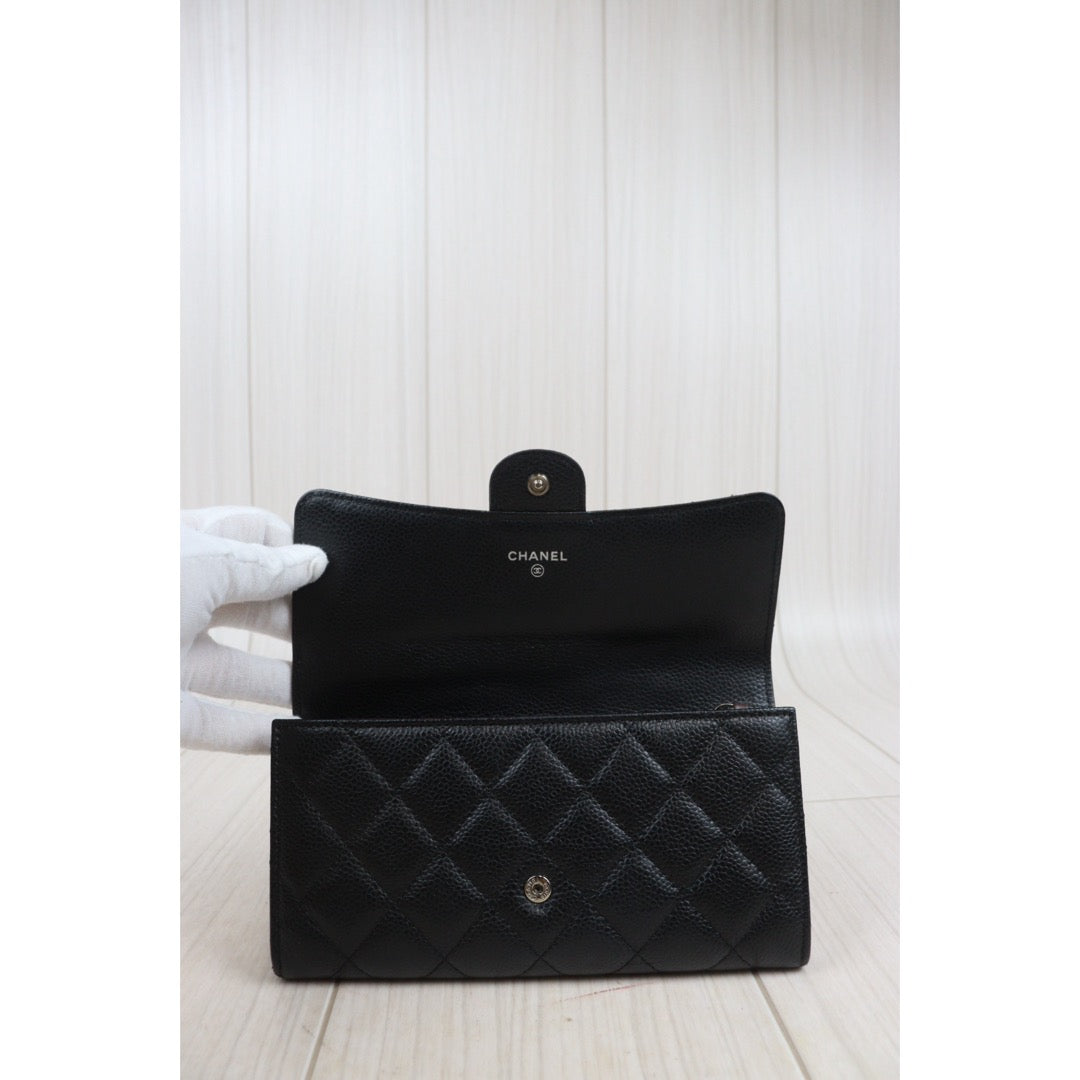 Very Good ( Rank A) ｜Chanel Caviar Skin Black  Wallet Made In 2015-2016 Year ｜25100715