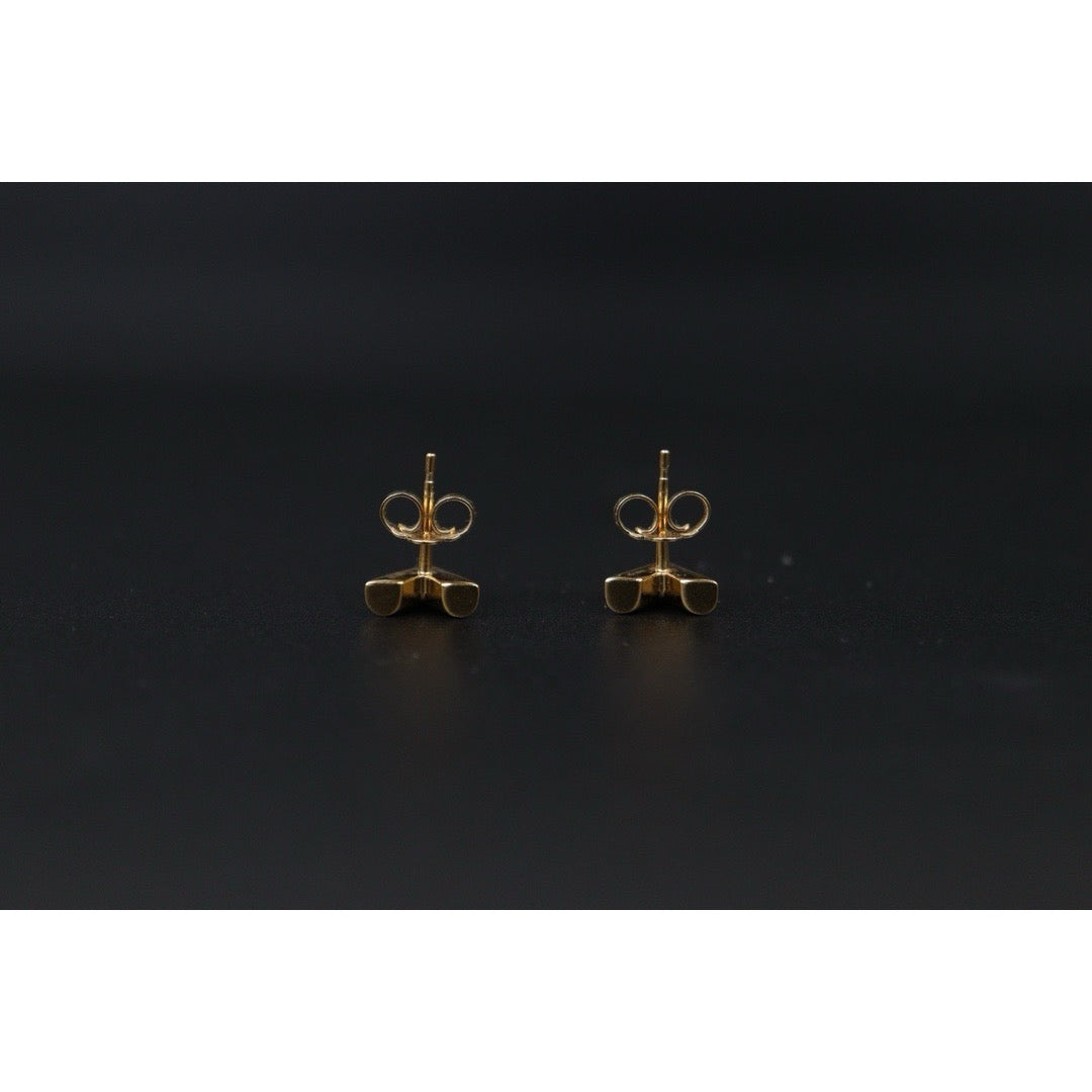 Excellent（Rank SA）｜ LV Essential V Earrings ｜24090906