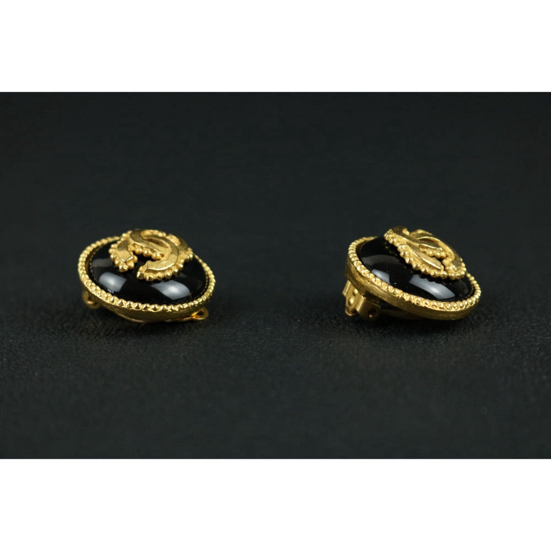 Include Authentic Detective Certificate of Authenticity｜Very Good ( Rank A) ｜CHANEL 96A COCO Mark Vintage Earrings Made In 1996 Year ｜S26071502