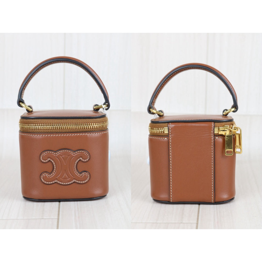 Include Entrupy Certificate of Authenticity｜Very Good ( Rank A)｜ CELINE Box Triomphe Calf Leather Mini Handbag Shoulder Bag Caramel  ｜S26061201