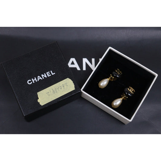 Very Good ( Rank A) ｜CHANEL 94A COCO Mark  Water Drop Pearl Earrings Made In 1994Year｜26021912