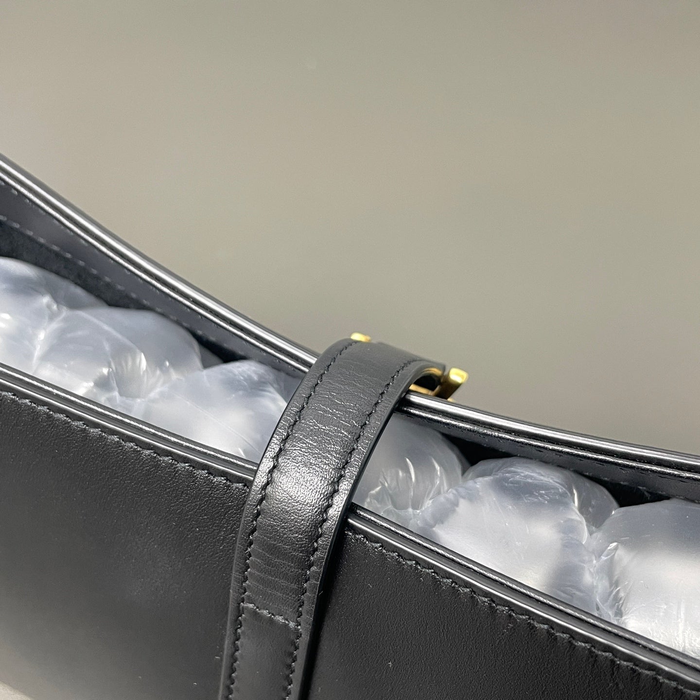 third installment 3/3 ｜ Include Entrupy Certificate of Authenticity｜Very Good ( Rank A)｜  Saint Laurent YSL Hobo Shoulder Bag