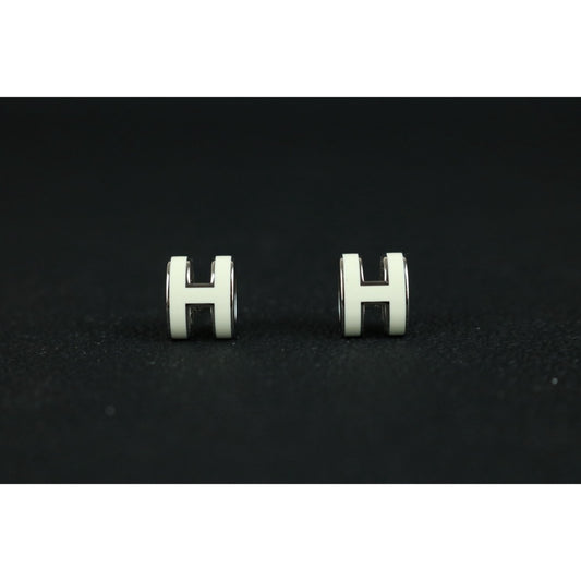 Include Authentic Detective Certificate of Authenticity｜Very Good ( Rank A) ｜ HERMES Mini PopH Earrings Craie White Silver｜W25091011