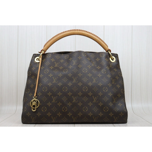 Good ( Rank AB)｜LV Monogram Artsy MM Shoulder Bag｜S25081416
