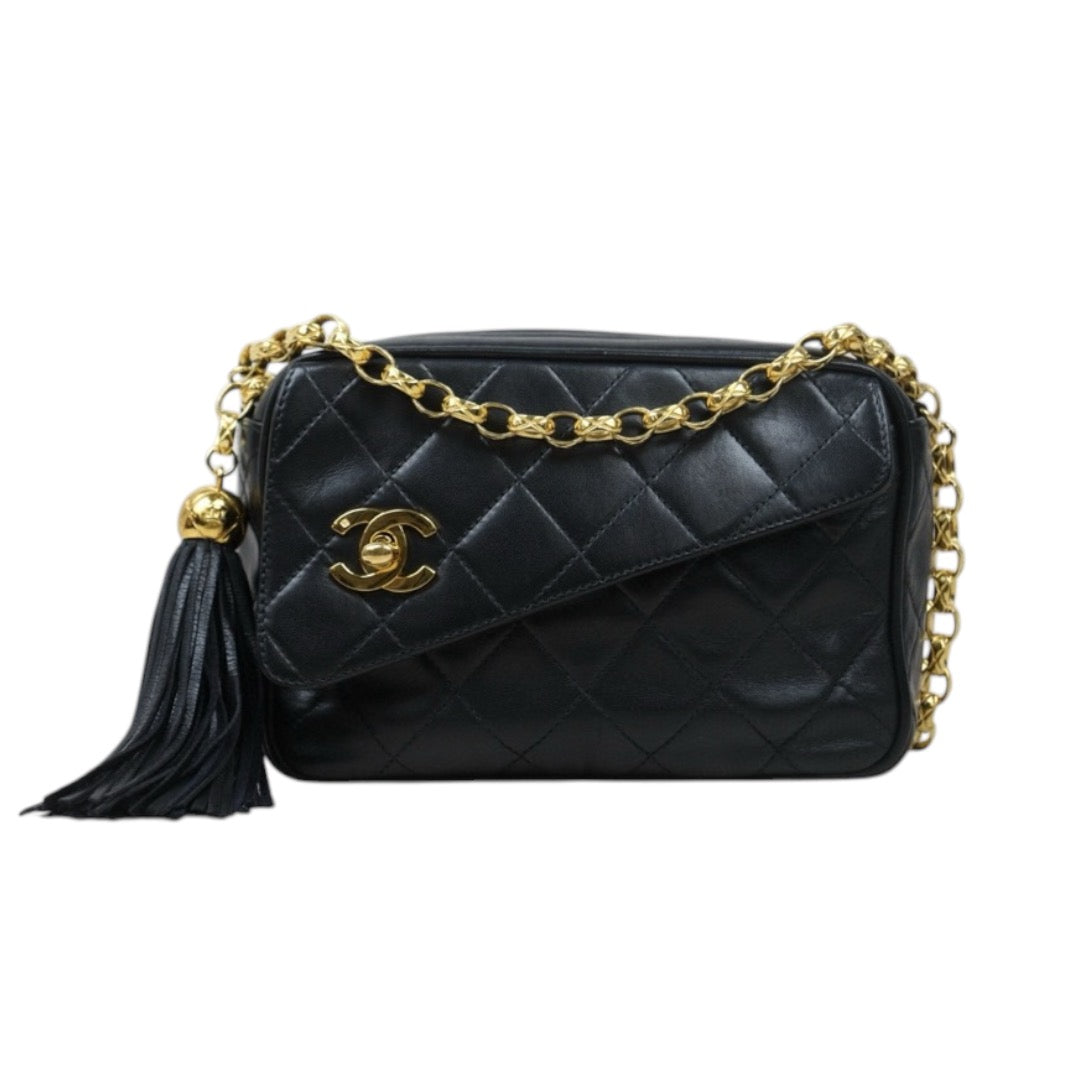 Good ( Rank AB)｜ CHANEL Matrasse Chain Camera Bag  18 Shoulder Bag Black  Made in 1994-1996Year ｜P24120209