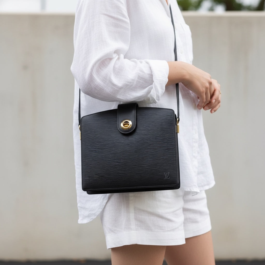 Include Entrupy Certificate of Authenticity｜Good ( Rank AB)｜ Louis Vuitton Epi Capucines Shoulder Bag Black｜26051307