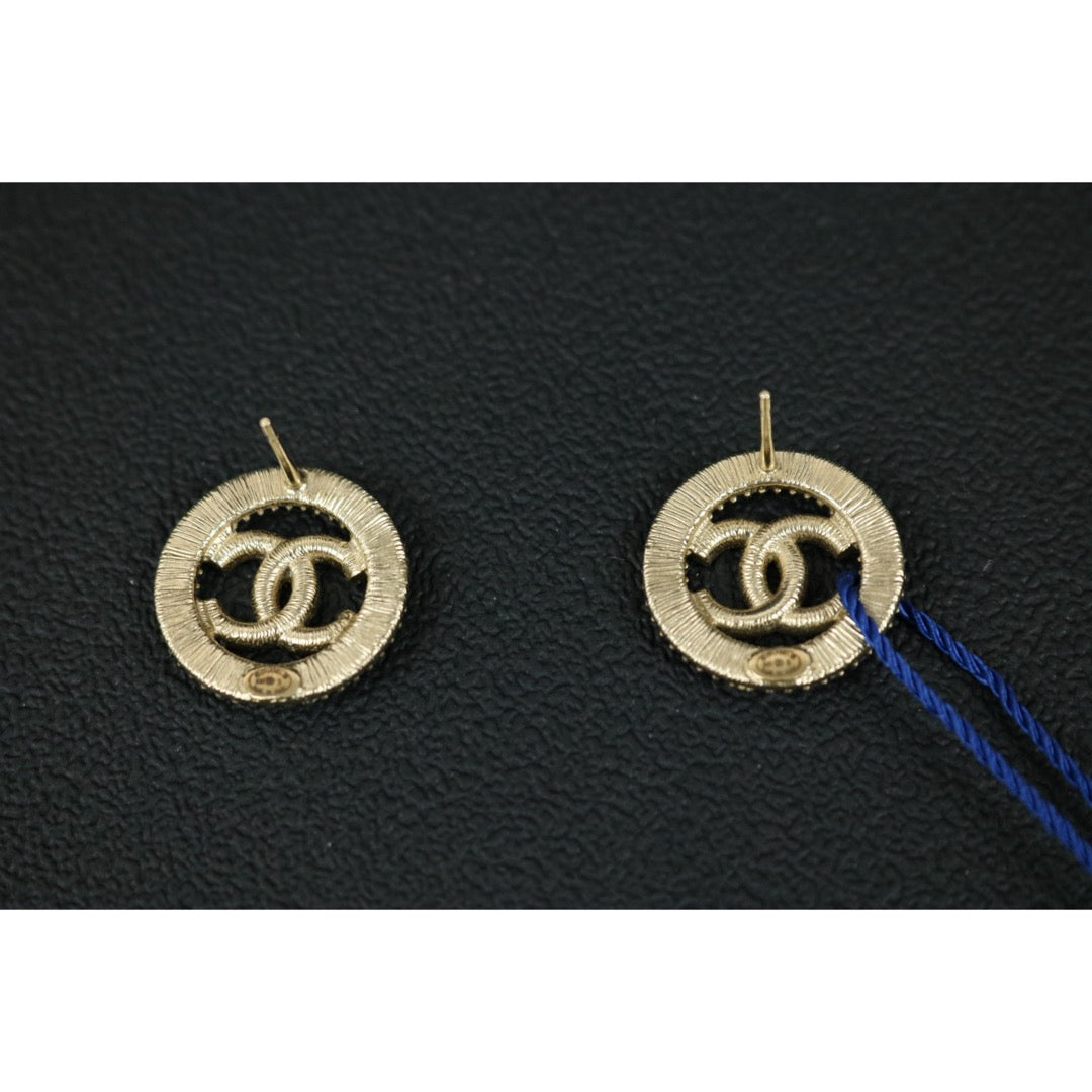 Include Authentic Detective Certificate of Authenticity｜Very Good ( Rank A) ｜CHANEL B20S COCO Mark  Circlet Rhinestone Earrings Made In 2020 Year｜S26062504