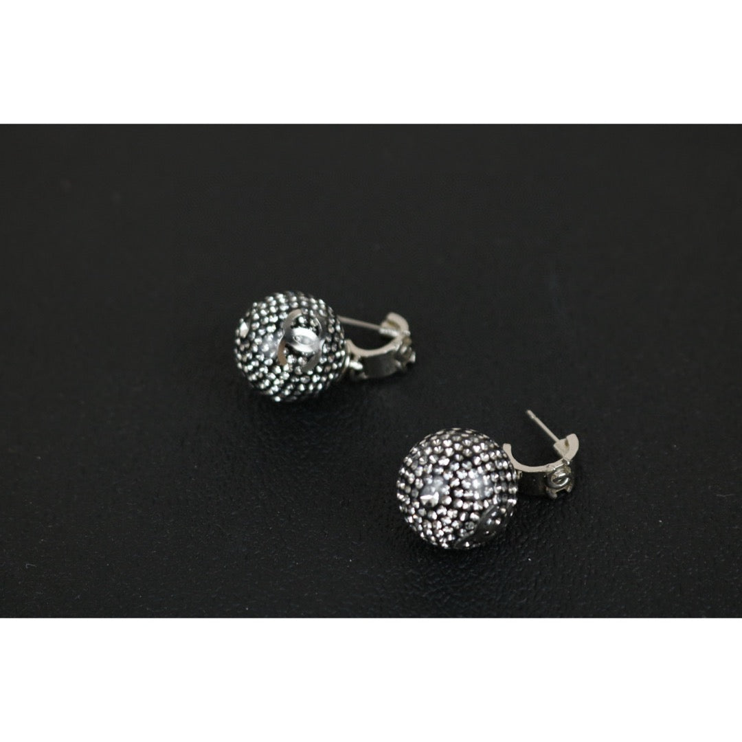 Excellent（Rank SA）｜ CHANEL Coco Mark Rhinestone disco ball Earrings Silver｜X25012305